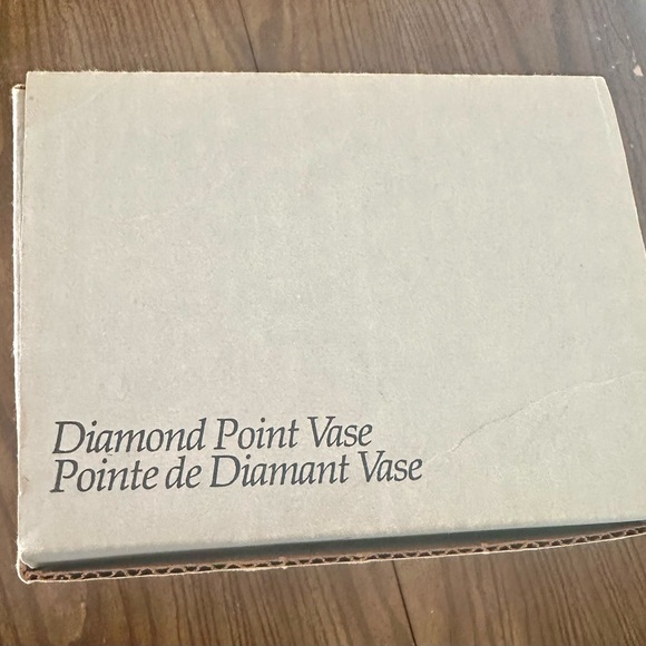 Indiana Glass Diamond Point Vase 8” Crystal Clear Pressed Glass w/ Original Box - Picture 9 of 9